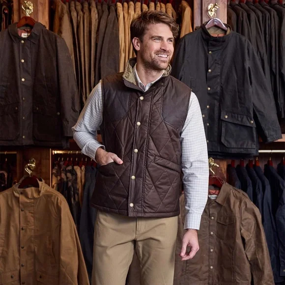 Paddock Quilted Wax Vest for Men - Picture 6 of 6